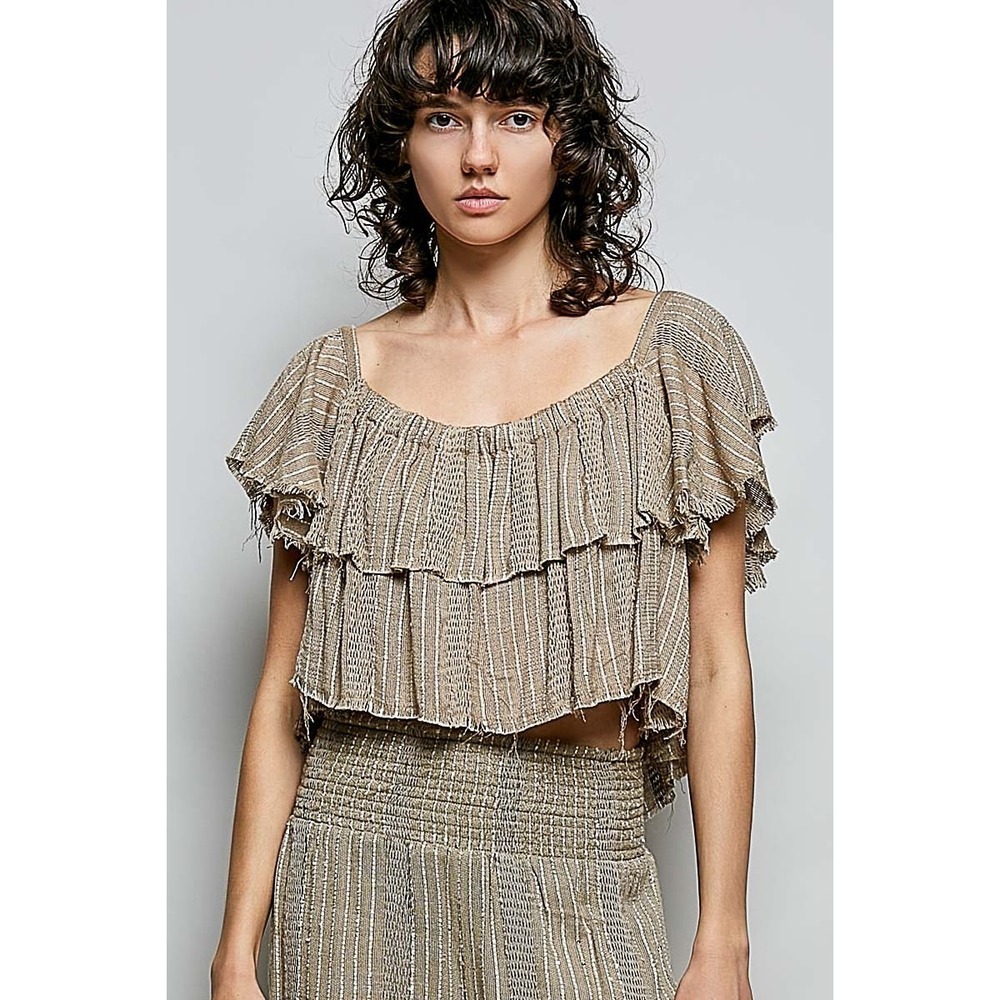 POL Off-Shoulder Ruffle‎ Crop Top - Medium - Picture 2 of 6